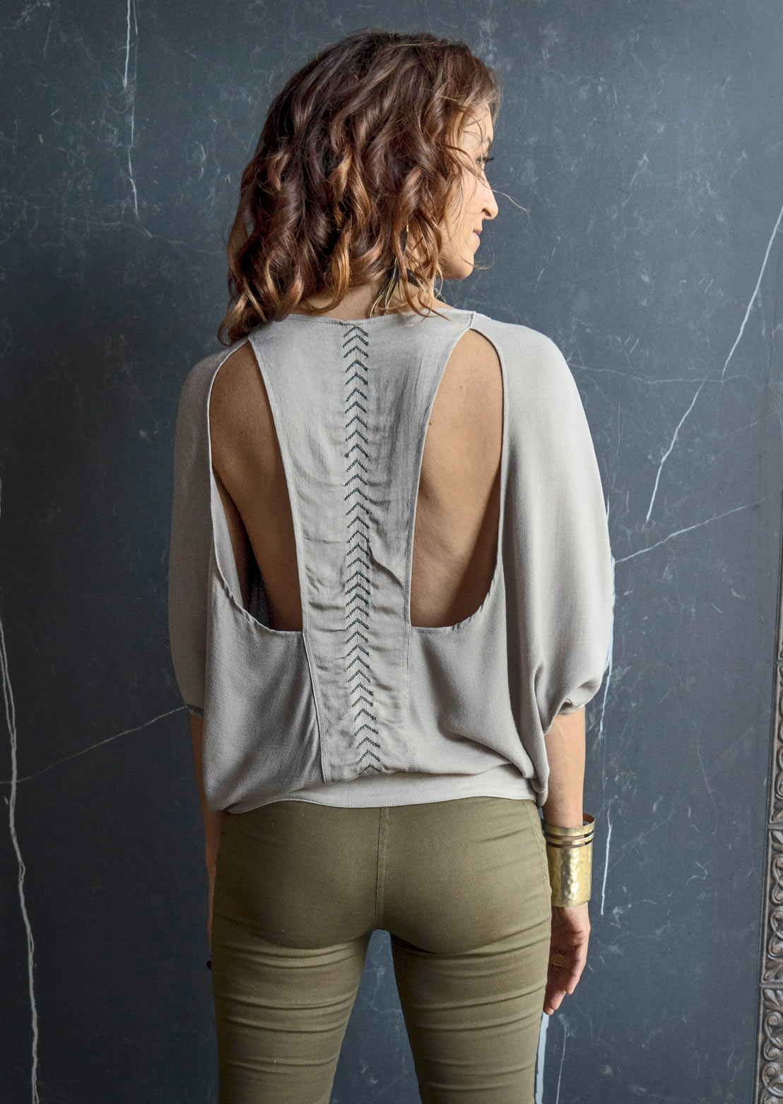 Arid Top Khaki – Sustainable minimalist organic cotton and bamboo blend women's top by Revtalatelier