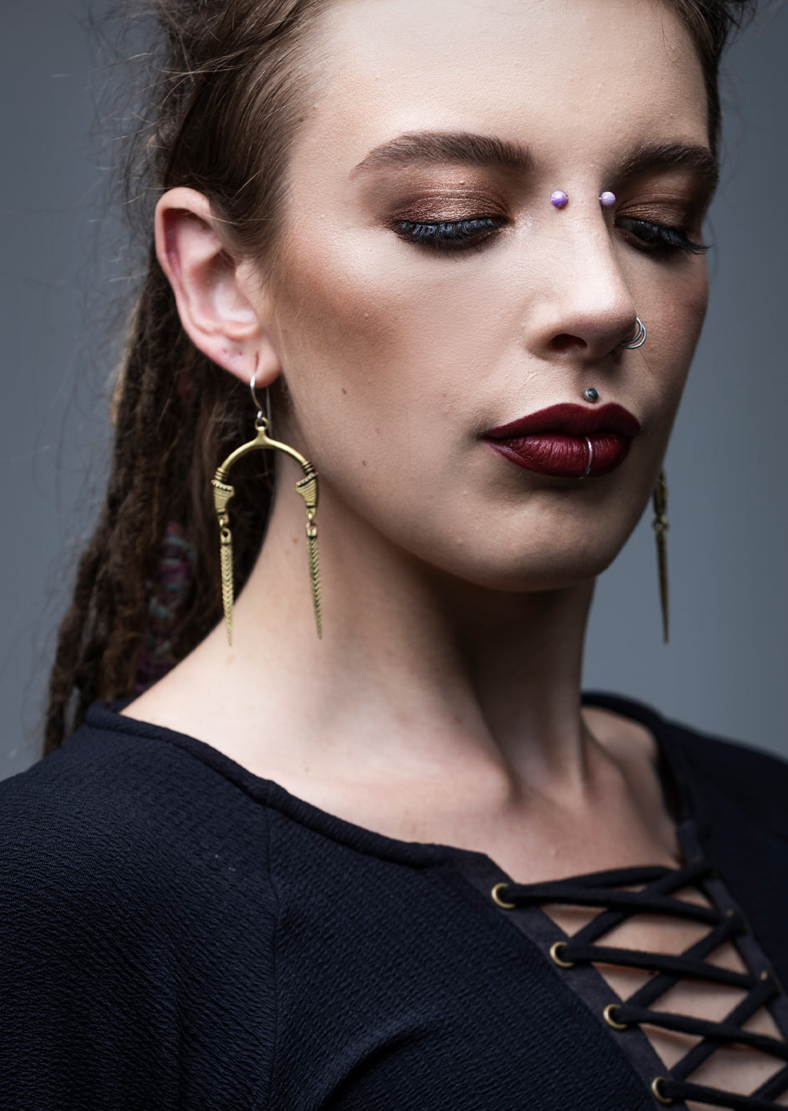 Sahara Earrings – Sustainable minimalist luxury handcrafted ethical earrings by Revtal Atelier