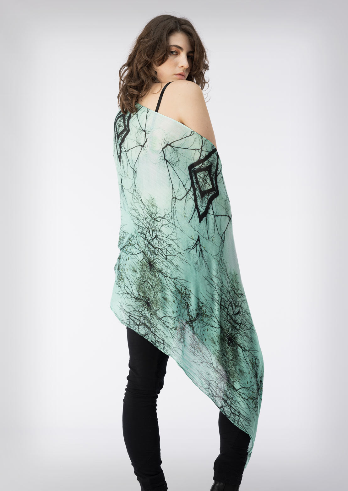 Horizon Scarf – Sustainable minimalist luxury women's scarf in organic cotton, bamboo blend, silk by Revtalatelier
