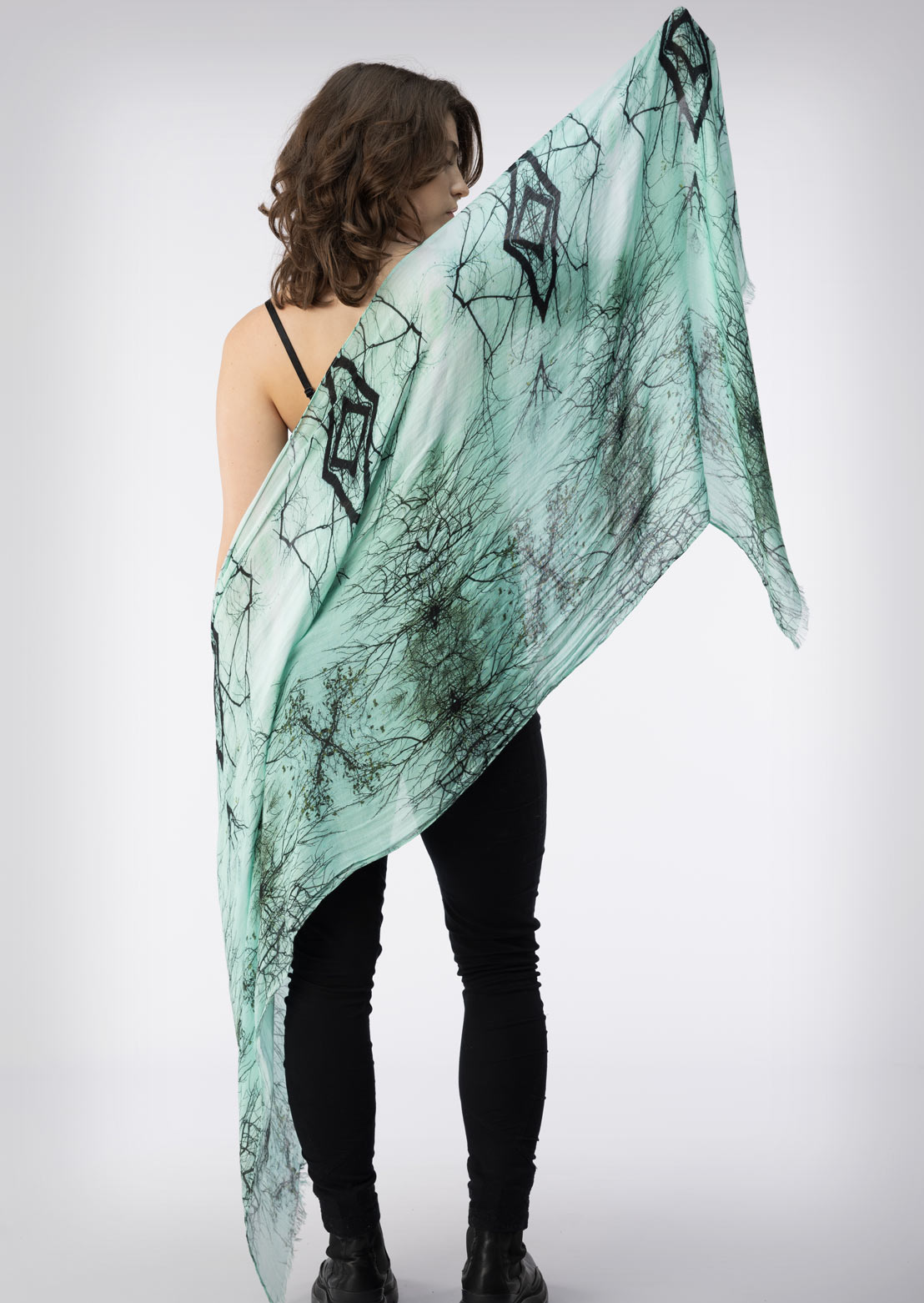 Horizon Scarf – Sustainable minimalist luxury women's scarf in organic cotton, bamboo blend, silk by Revtalatelier
