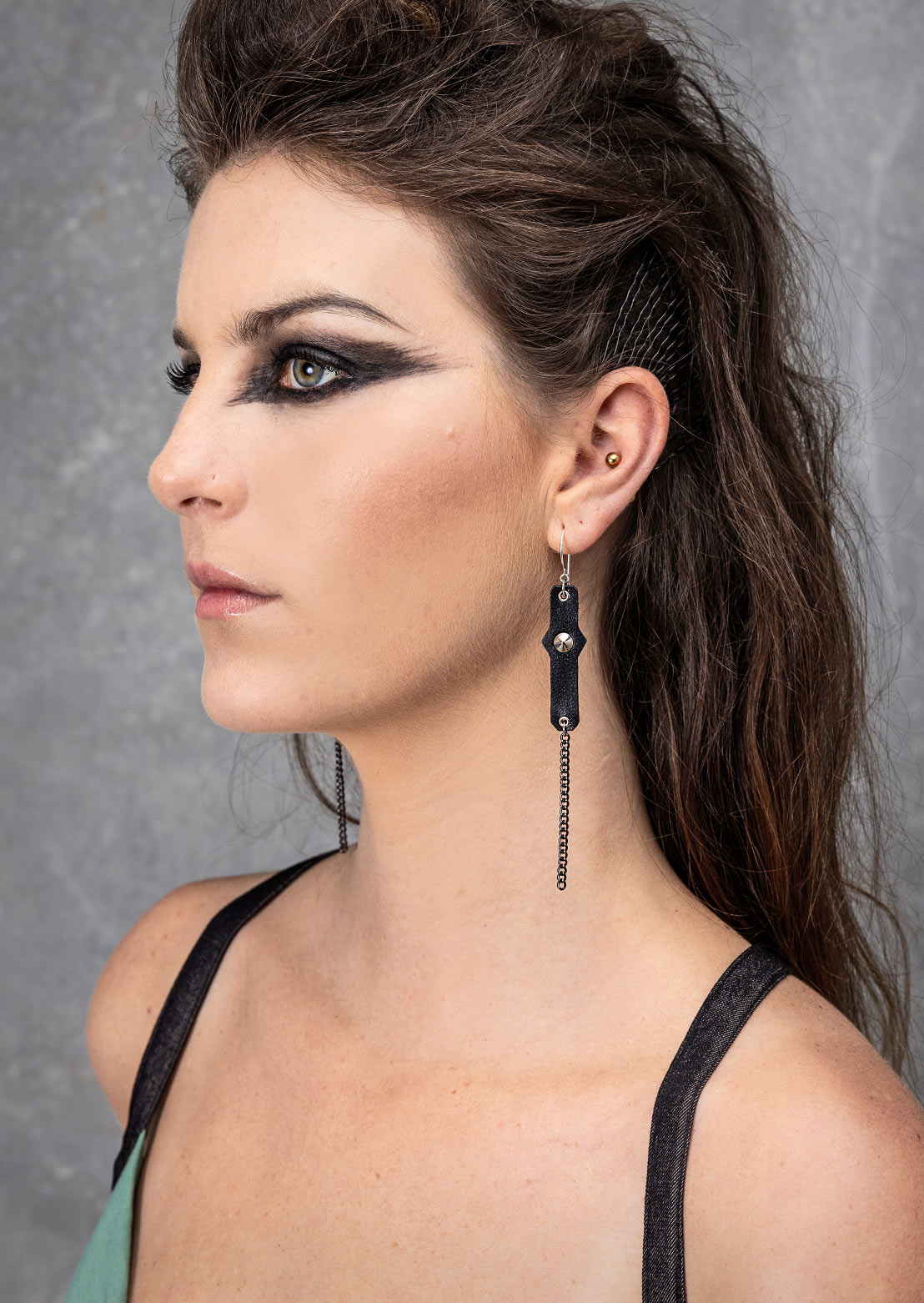Link Earrings – Sustainable minimalist luxury eco-friendly women's jewelry by Revtal Atelier
