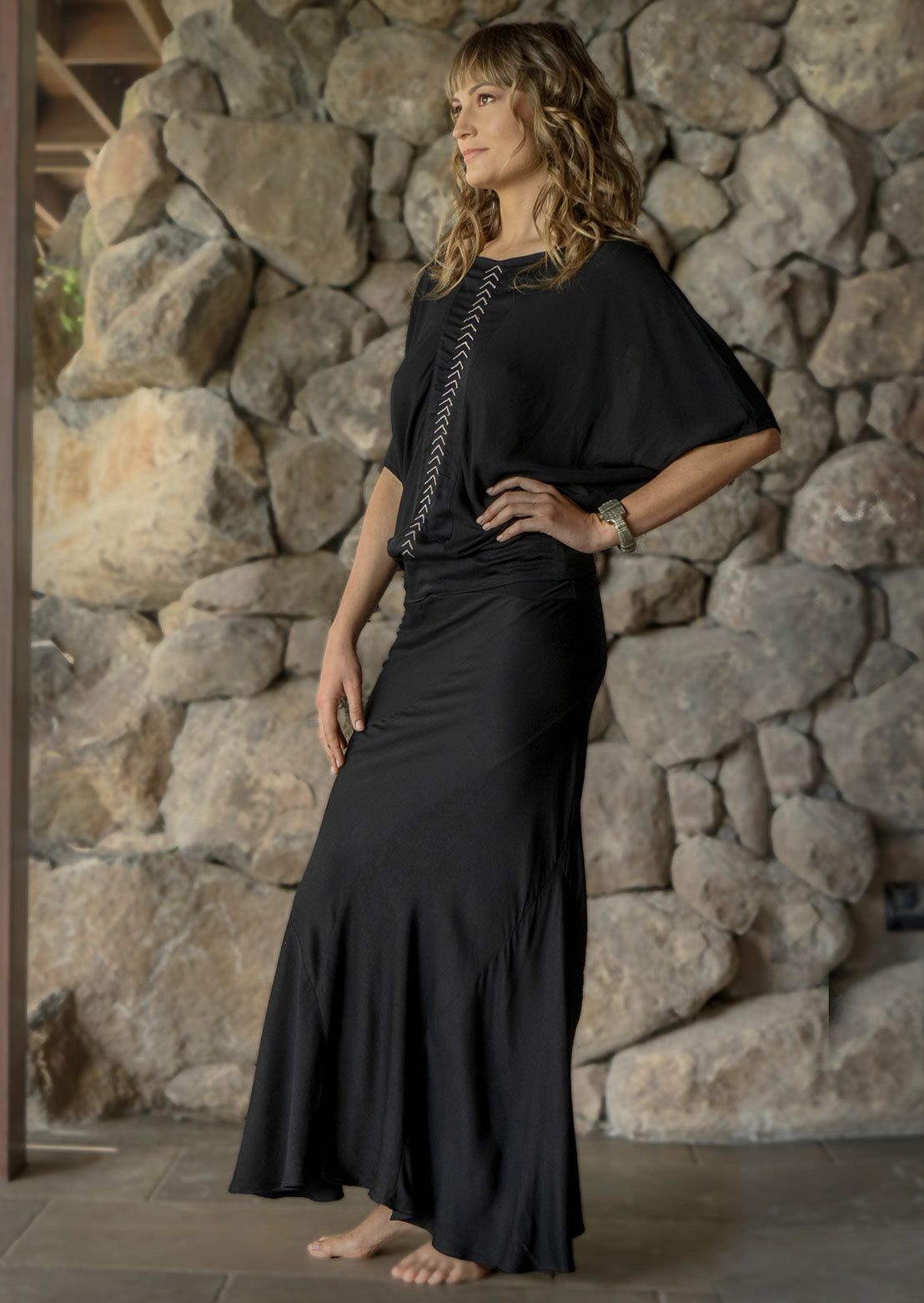 Luminous Skirt Black – Sustainable minimalist luxury women's skirt in organic cotton and bamboo satin by Revtalatelier

