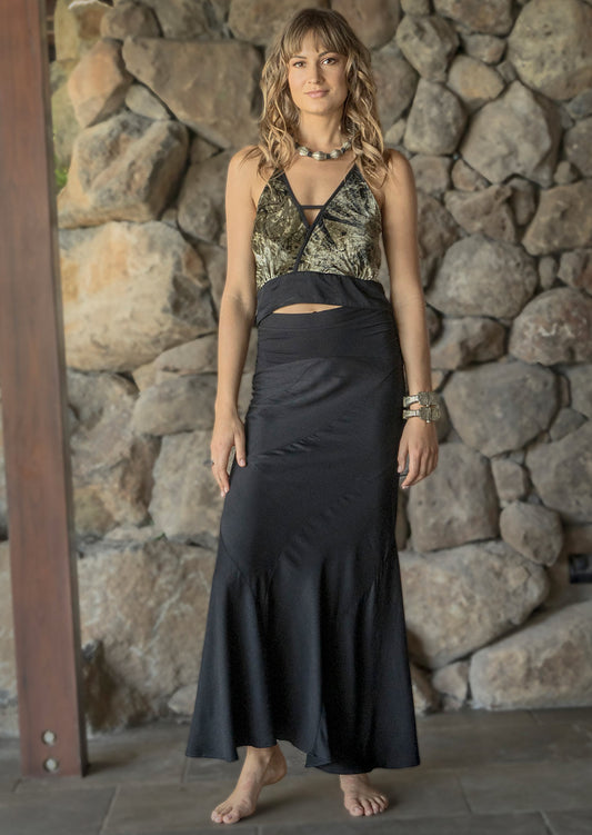 Luminous Skirt Black – Sustainable minimalist luxury women's skirt in organic cotton and bamboo satin by Revtalatelier
