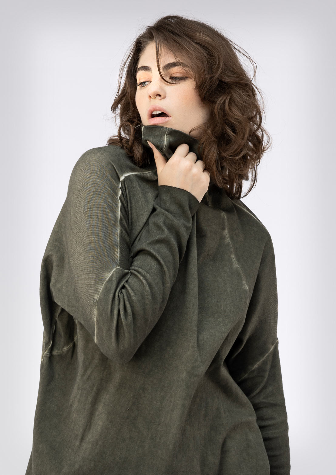 Smog Top – Sustainable minimalist organic cotton and bamboo blend women's top by Revtalatelier
