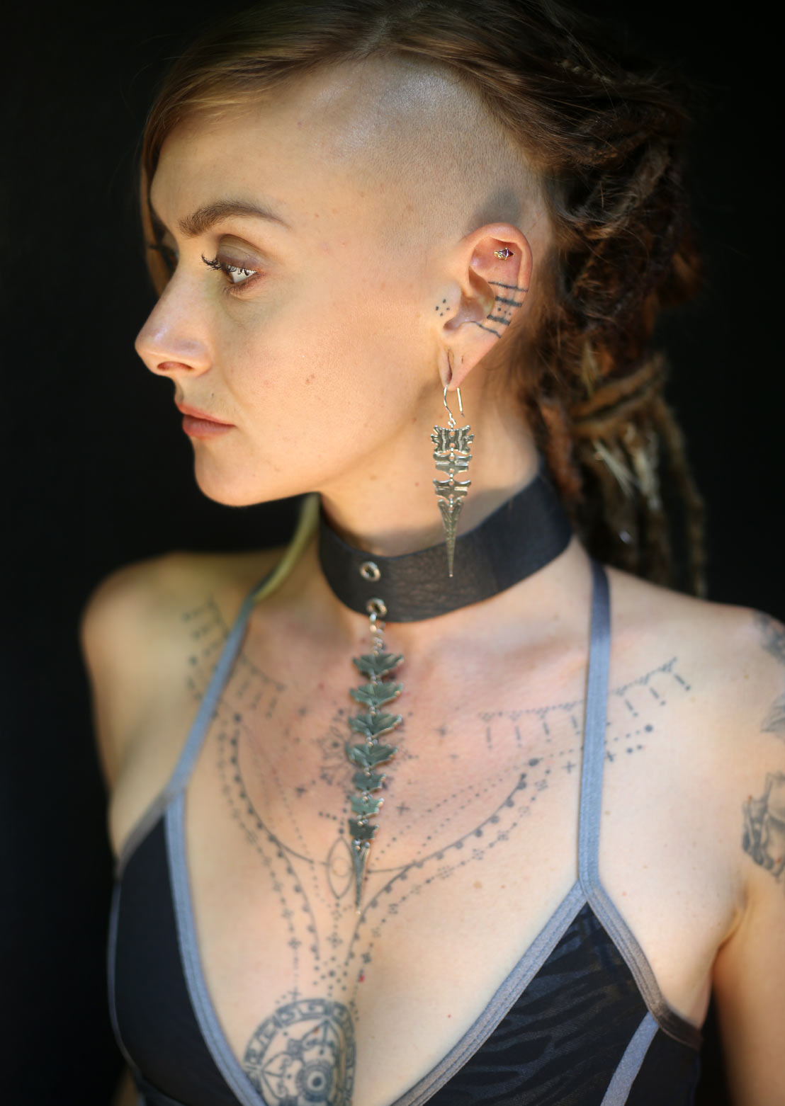 Spine Earrings – Sustainable minimalist luxury women's sculptural earrings by Revtal Atelier
