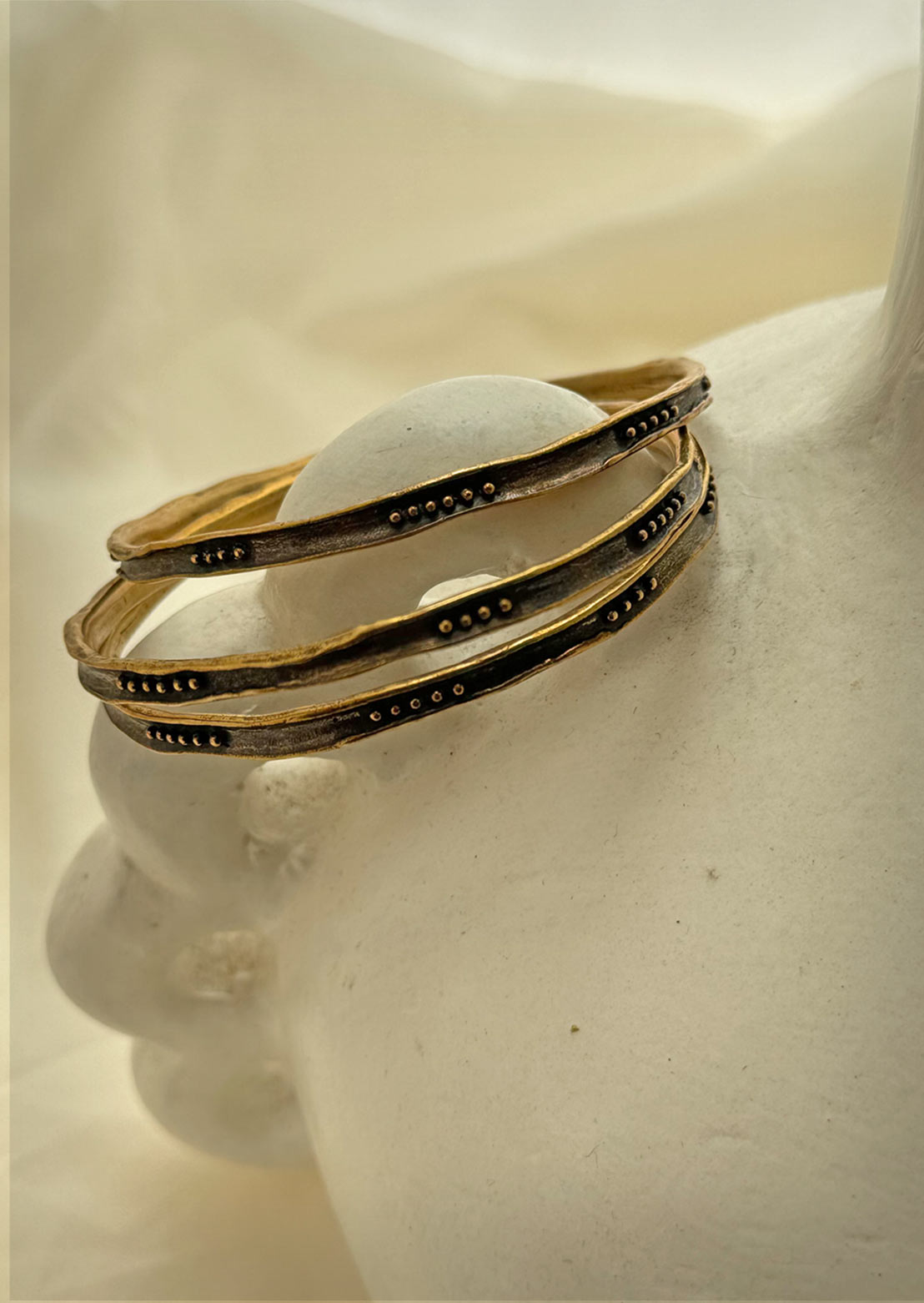 Trace bangles