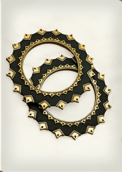 Tribal disc cuff