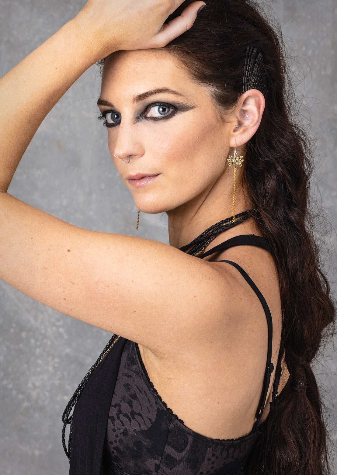 Vertebrae Earrings – Sustainable minimalist luxury women's earrings by Revtal Atelier
